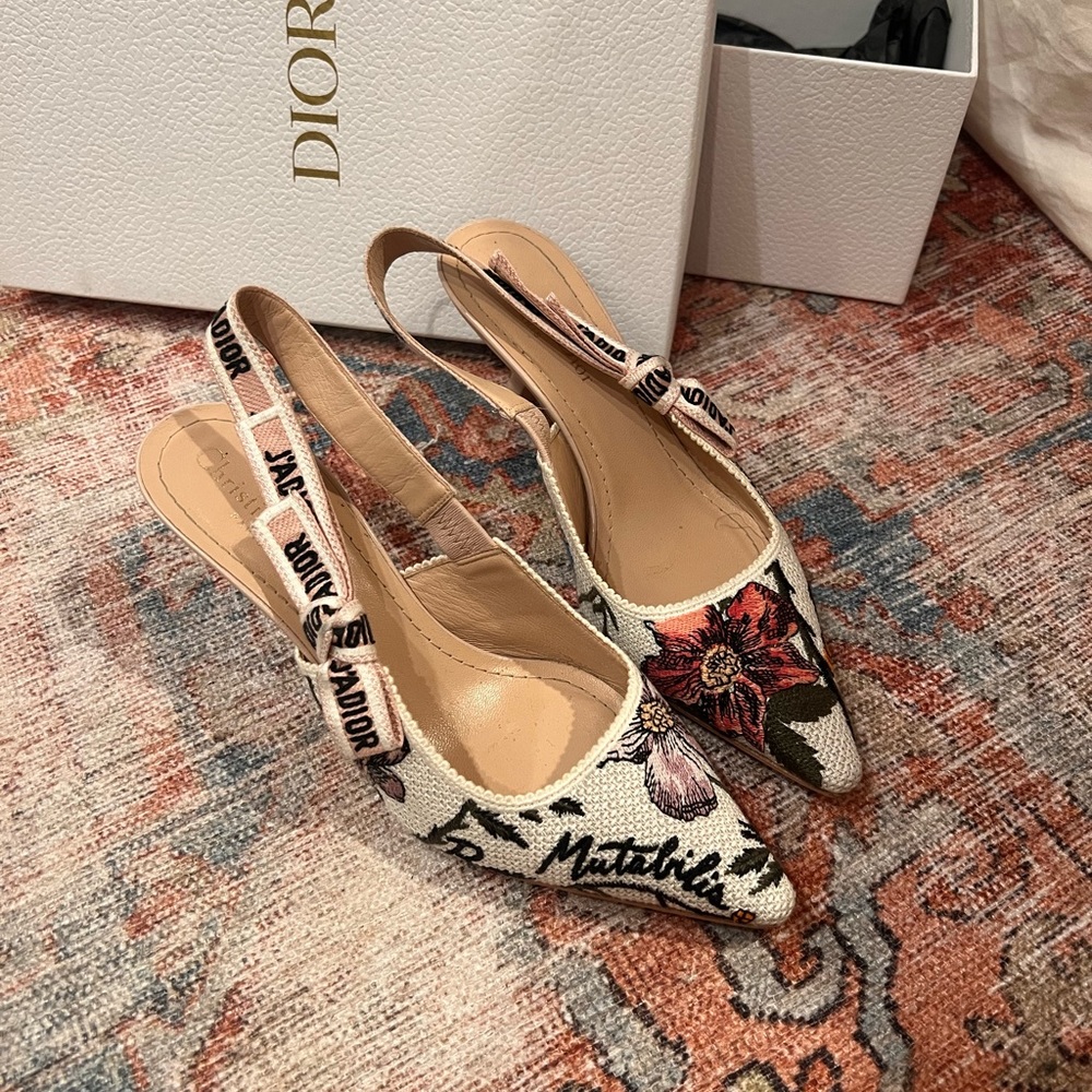 DIOR J'Adior Cotton Slingback Pumps With Rosa Mutabilis Embroidery. Multicolor